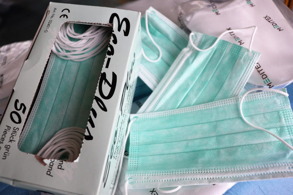 cómo ponerte una mascarilla